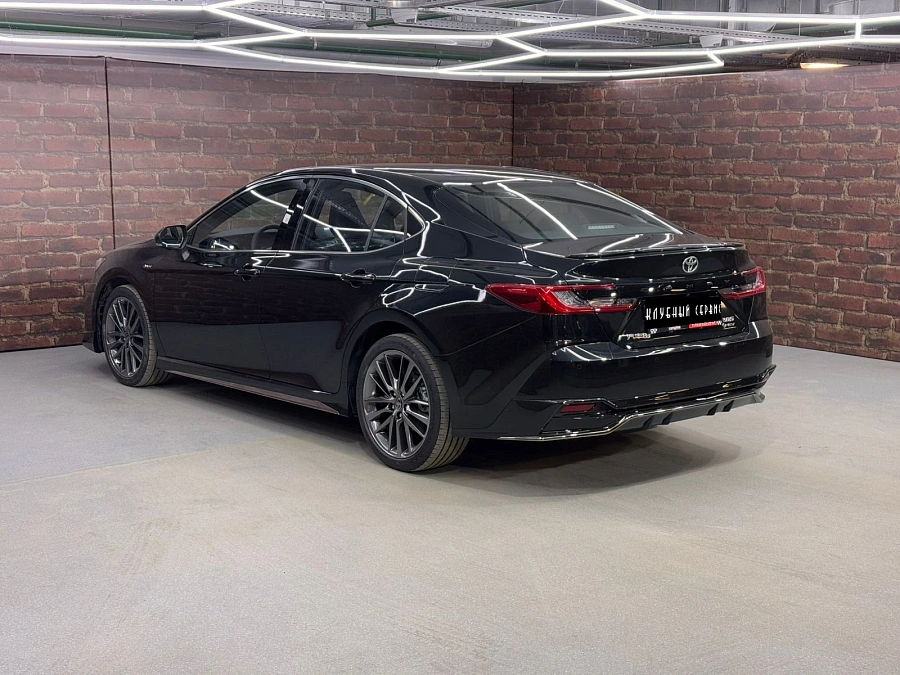 Toyota Camry, 2025г., передний привод, вариатор