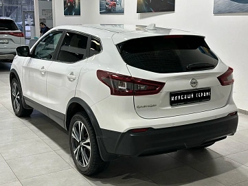 Nissan Qashqai, 2021г, передний привод, вариатор