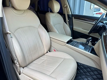 Hyundai Genesis, 2016г, задний привод, автомат