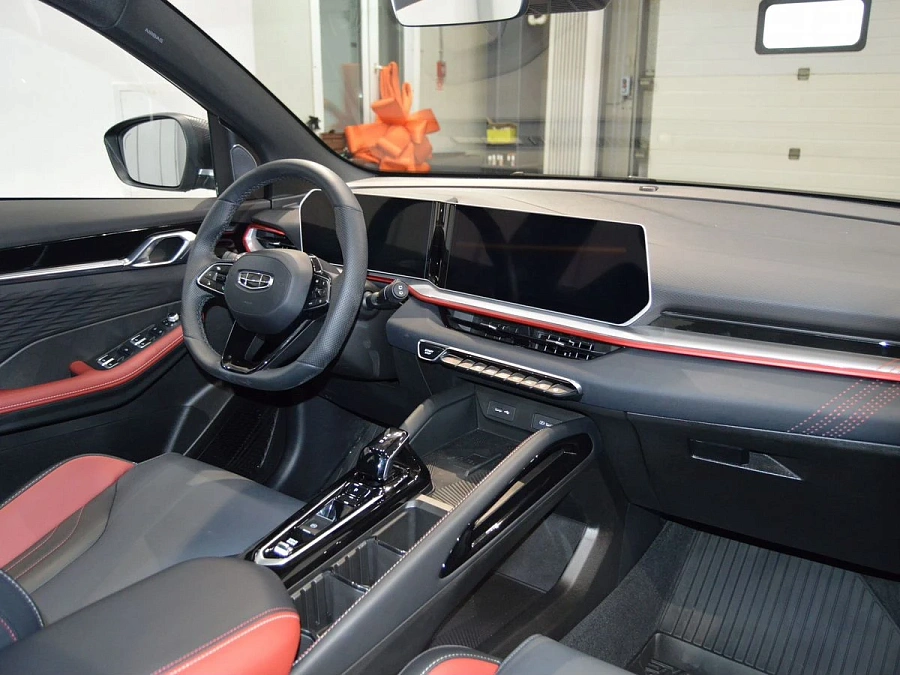 Geely Coolray, 2024г., передний привод, робот