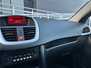 Peugeot 207, 2009г, передний привод, робот