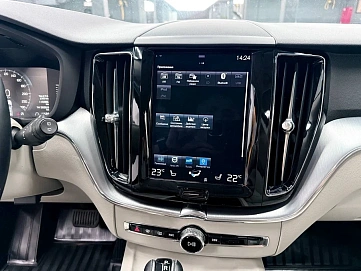 Volvo XC60, 2018г, полный привод, автомат