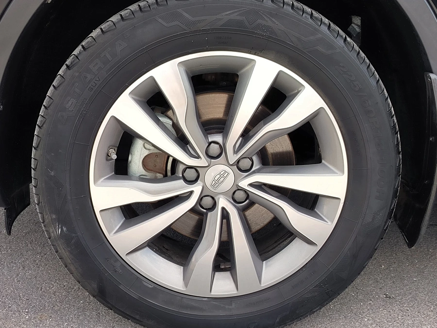 Geely Atlas, 2019г., передний привод, механика