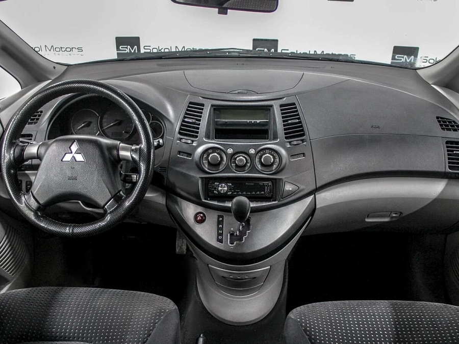 Mitsubishi Grandis, 2006г., полный привод, автомат