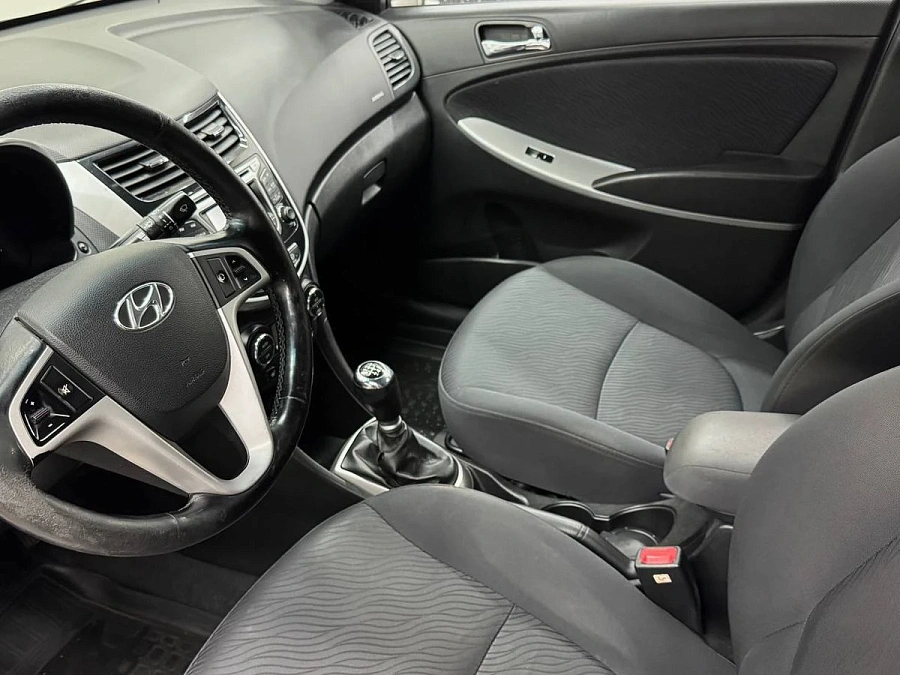 Hyundai Solaris, 2013г., передний привод, механика