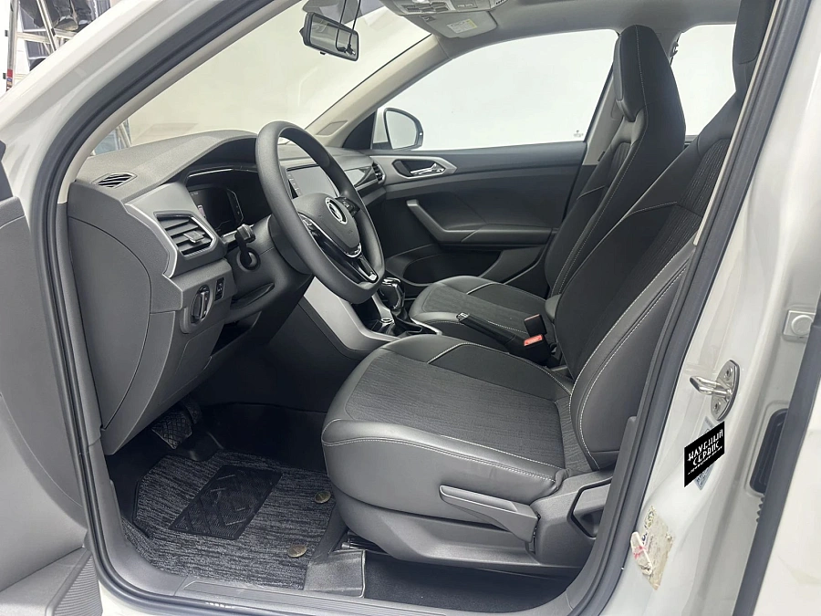 Volkswagen T-Cross, 2022г., передний привод, автомат