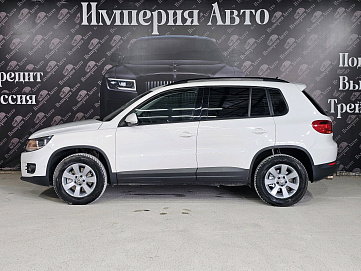 Volkswagen Tiguan, 2013г, передний привод, робот
