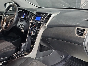 Hyundai i30, 2015г, передний привод, автомат