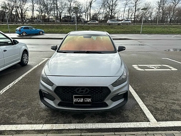 Hyundai Elantra, 2020г, передний привод, автомат