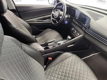 Hyundai Elantra, 2021г, передний привод, автомат