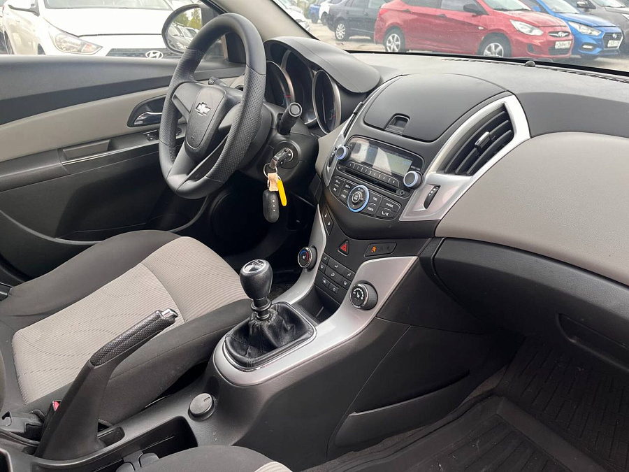 Chevrolet Cruze, 2014г., передний привод, механика
