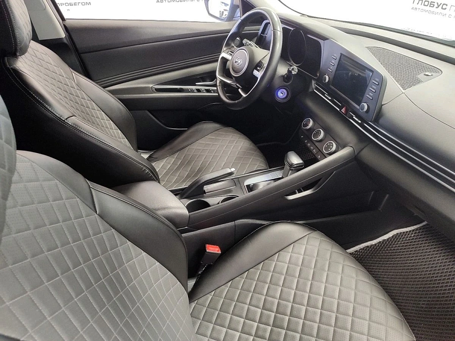 Hyundai Elantra, 2021г., передний привод, автомат
