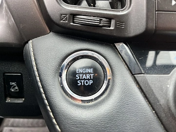 Toyota RAV4, 2018г, полный привод, автомат