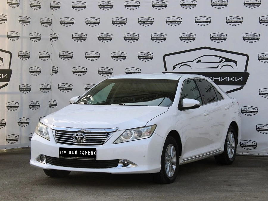 Toyota Camry, 2013г., передний привод, автомат