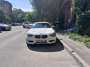 BMW 1 серии, 2012г, задний привод, автомат