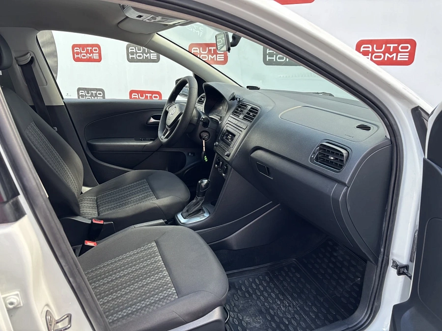 Volkswagen Polo, 2019г., передний привод, автомат