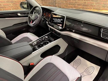 Volkswagen , 2025г., полный привод, робот