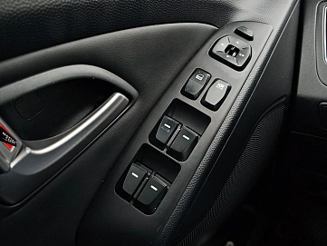 Hyundai ix35, 2011г, передний привод, автомат