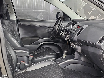 Mitsubishi Outlander, 2010г, передний привод, вариатор