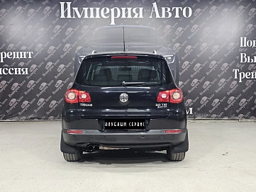 Volkswagen Tiguan, 2011г, полный привод, автомат