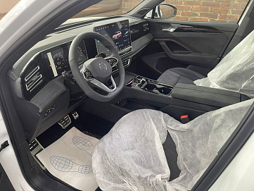 Volkswagen Tiguan, 2024г, полный привод, робот