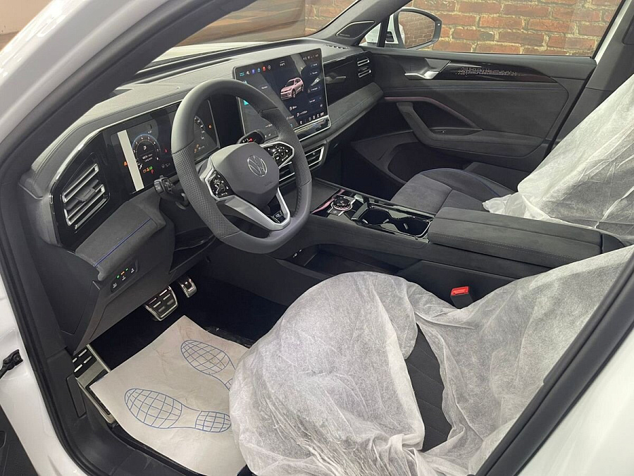 Volkswagen Tiguan, 2024г., полный привод, робот