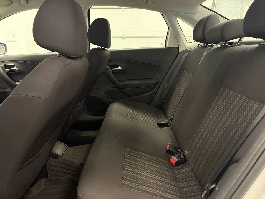 Volkswagen Polo, 2020г., передний привод, механика