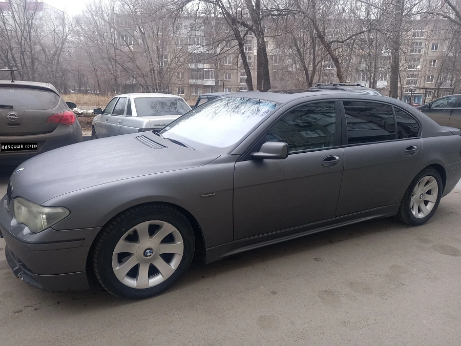 BMW 7 серии, 2004г., задний привод, автомат
