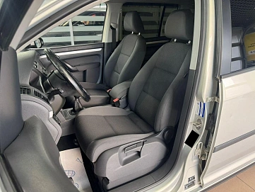 Volkswagen Touran, 2011г, передний привод, механика