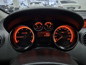 Peugeot 308, 2011г, передний привод, механика