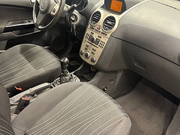 Opel Corsa, 2008г, передний привод, механика
