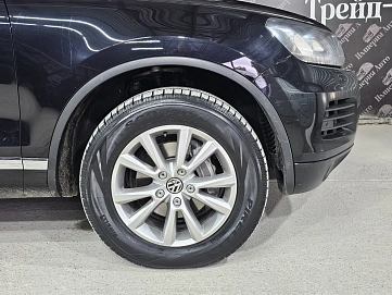 Volkswagen Touareg, 2011г, полный привод, автомат