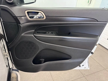 Jeep Grand Cherokee, 2013г, передний привод, автомат