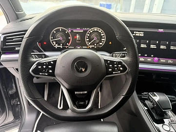 Volkswagen Touareg, 2018г, полный привод, автомат