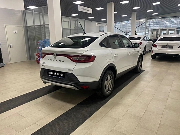 Renault Arkana, 2019г, передний привод, вариатор