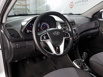 Hyundai Solaris, 2012г, передний привод, механика