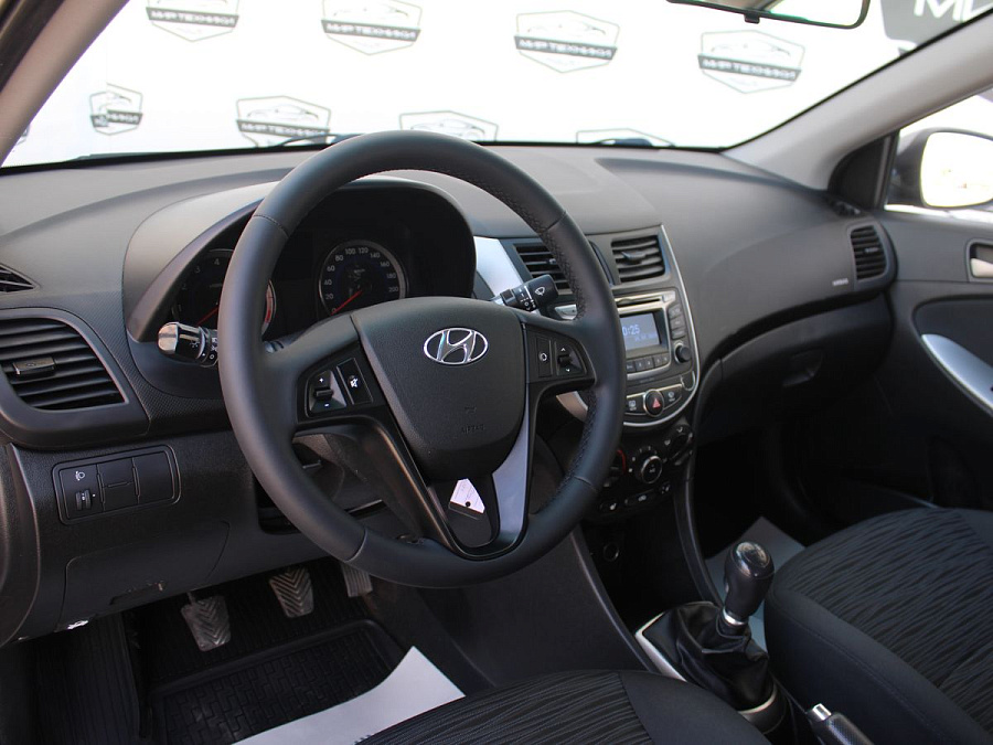 Hyundai Solaris, 2015г., передний привод, механика