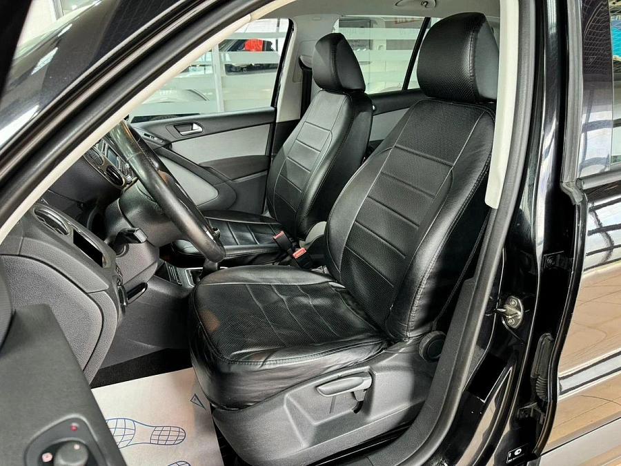 Volkswagen Tiguan, 2010г., полный привод, механика