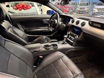 Ford Mustang, 2016г, задний привод, автомат