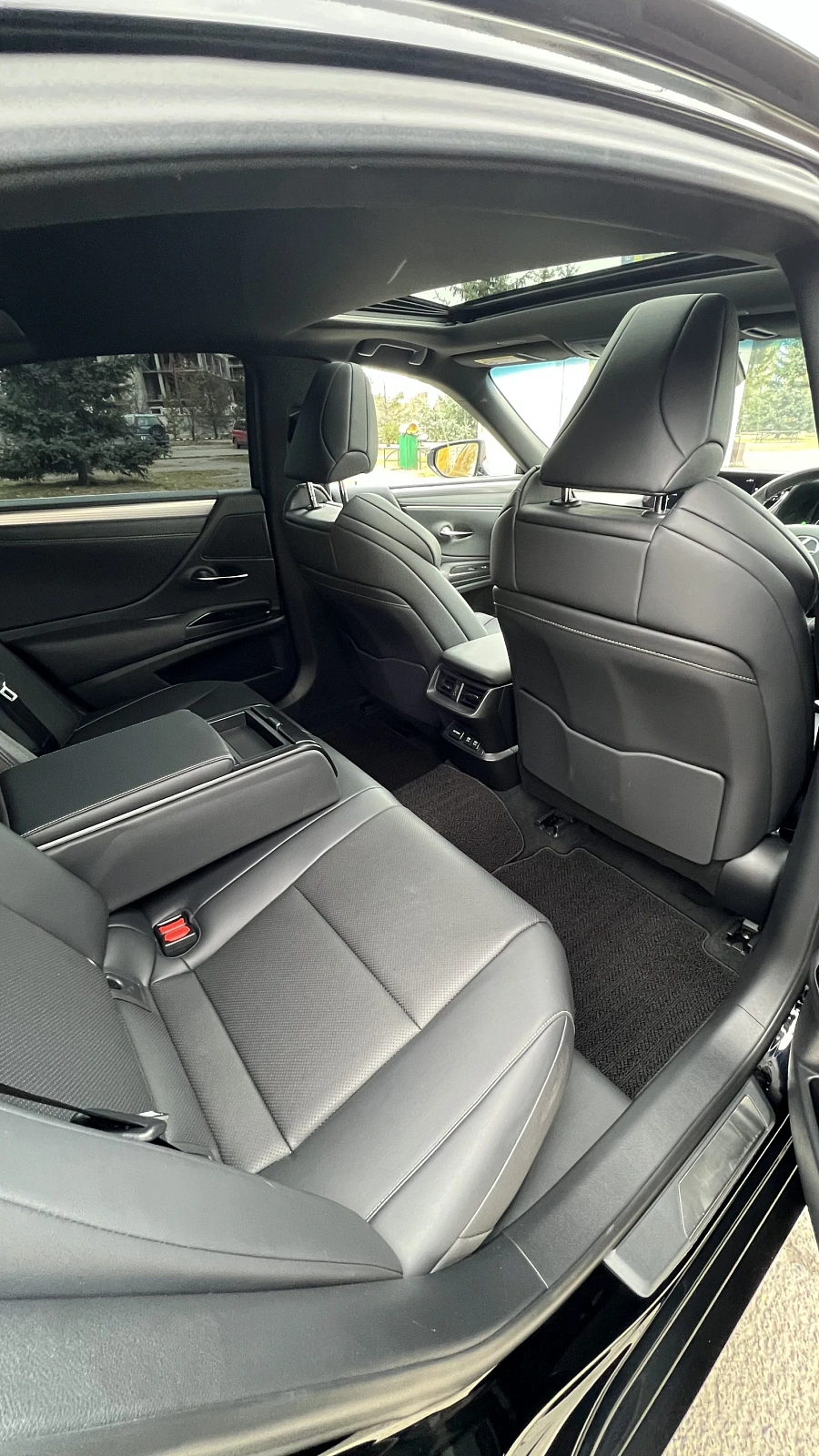 Lexus ES, 2019г., передний привод, вариатор