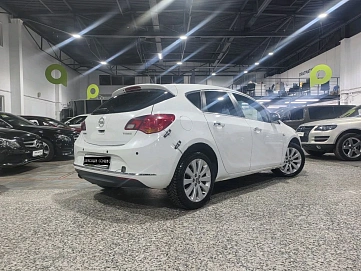 Opel Astra, 2014г, передний привод, автомат