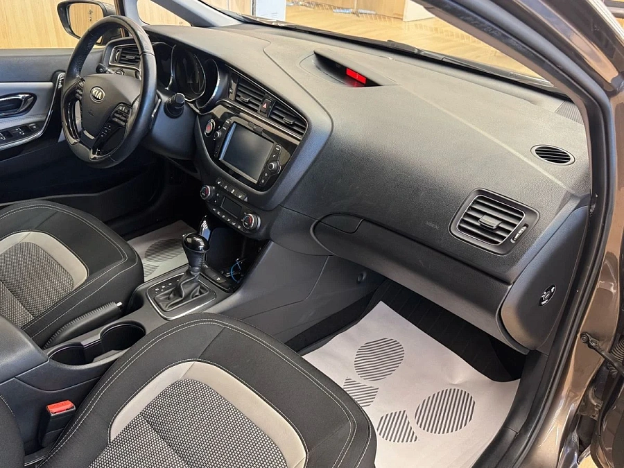 Kia Ceed, 2017г., передний привод, робот