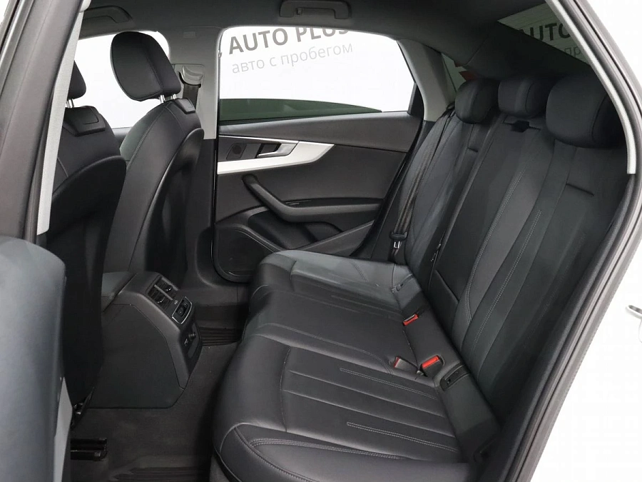 Audi A4, 2021г., передний привод, робот