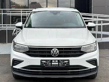 Volkswagen Tiguan, 2021г, полный привод, робот
