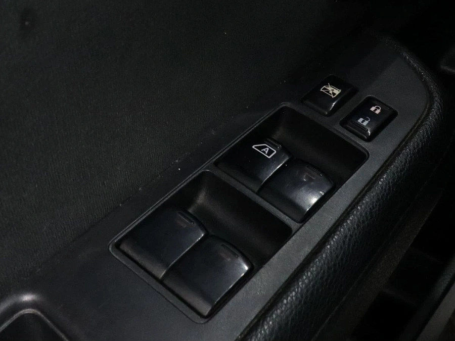 Nissan Tiida, 2013г., передний привод, механика