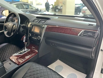 Toyota Camry, 2014г, передний привод, автомат