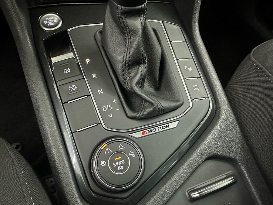 Volkswagen Tiguan, 2019г., полный привод, робот