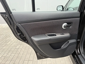 Nissan Tiida, 2011г, передний привод, автомат