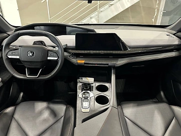 Changan UNI-V, 2023г, передний привод, робот