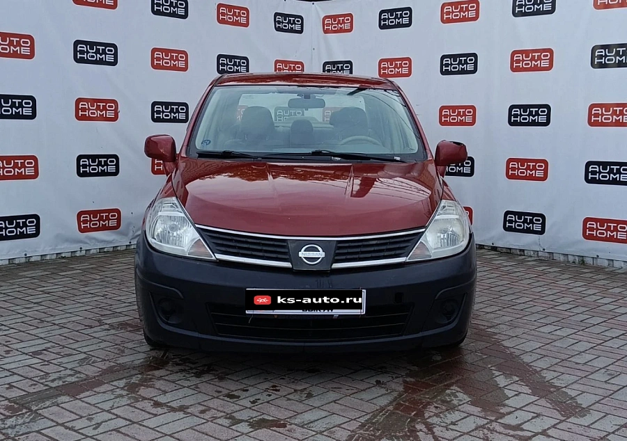 Nissan Tiida, 2010г., передний привод, автомат